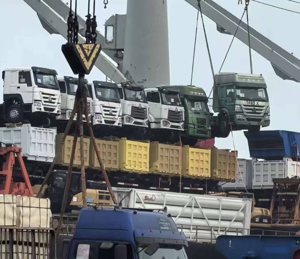 Ten HOWO tipper trucks were delivered to Lagos Port.